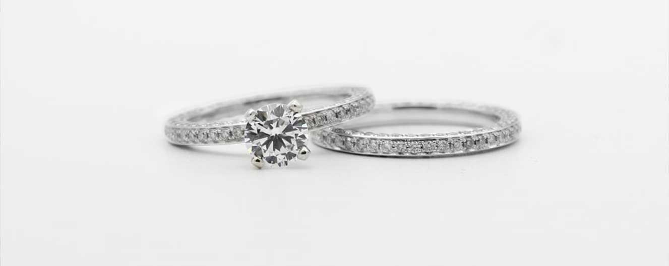 How to Keep Silver from Tarnishing in Jewelry Box?